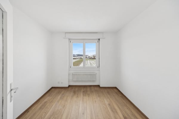 Totalsanierte, helle 5.5-Zimmer-Wohnung in Sumiswald 12
