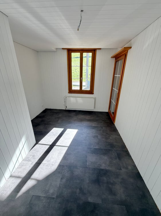 Neu sanierte 3.5-Zimmer-Wohnung in historischen Haus 6