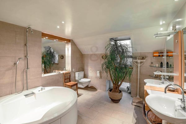 Au coeur de la ville, cachet, volume et sauna 6