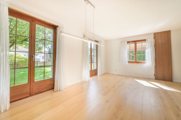 6.5-Zimmer-Einfamilienhaus mit Traumgarten und Whirlpool an unverbaubarer Lage 6