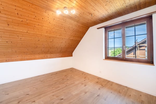 6.5-Zimmer-Einfamilienhaus mit Traumgarten und Whirlpool an unverbaubarer Lage 13
