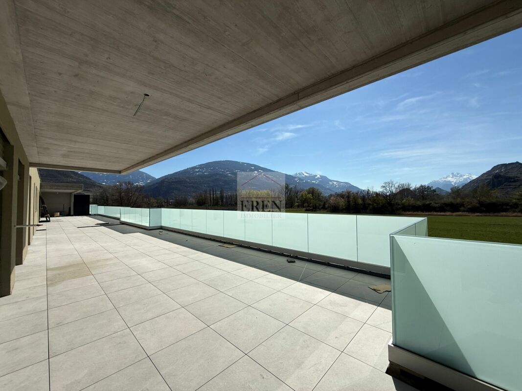 Spacieux attique 4,5 pièces avec terrasse panoramique de 68 m2