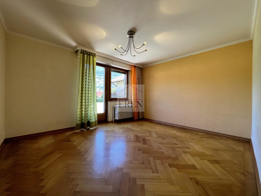 Maison individuelle 4,5 pièces de 160 m2 avec terrasse-pelouse + sous-sol