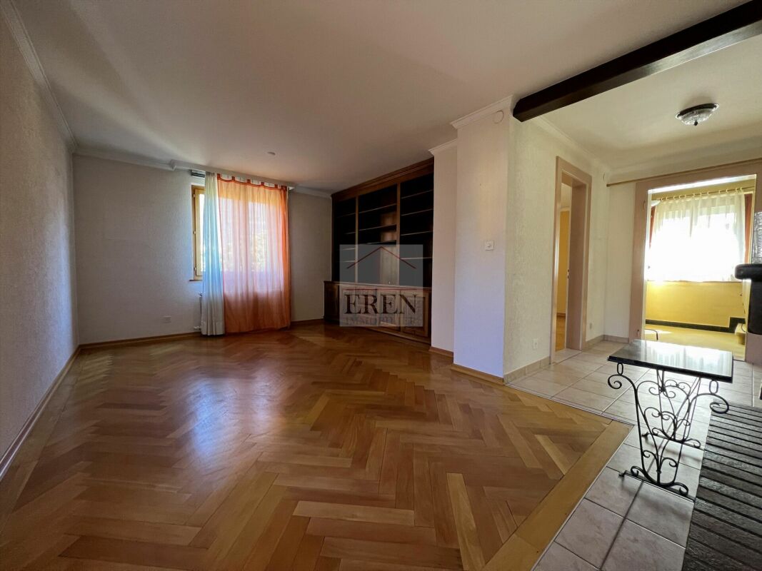 Maison individuelle 4,5 pièces de 160 m2 avec terrasse-pelouse + sous-sol