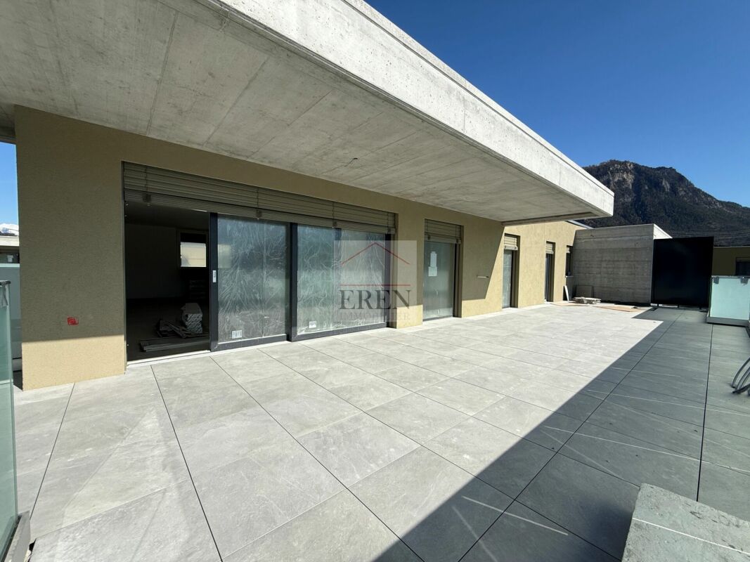 Spacieux attique 4,5 pièces neuf avec terrasse panoramique de 68 m2 - Livraison juin 2026