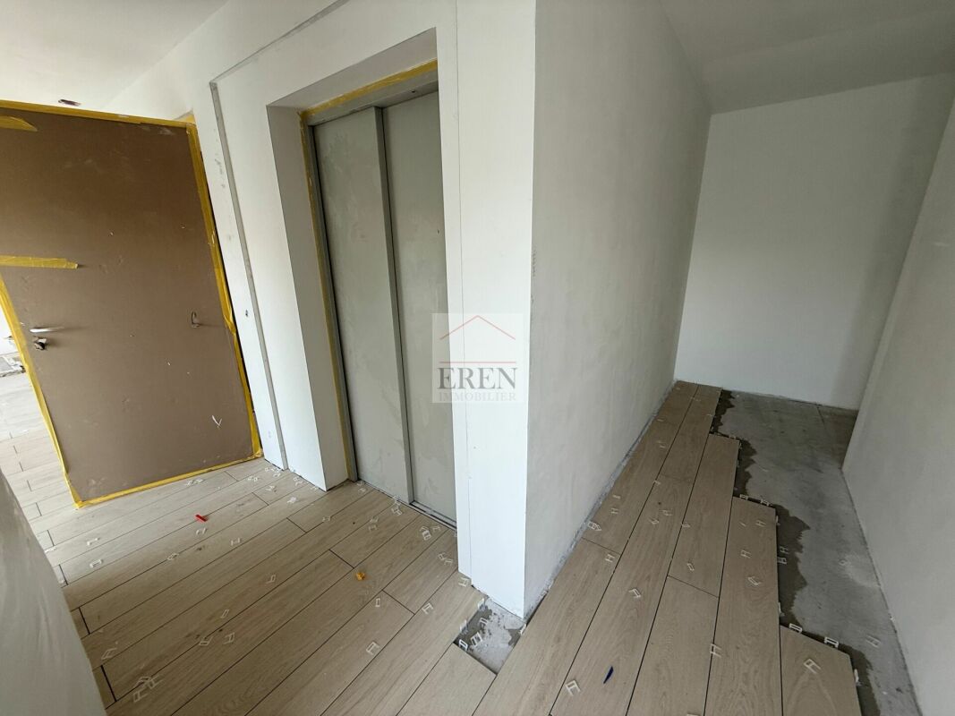 Spacieux attique 4,5 pièces neuf avec terrasse panoramique de 68 m2 - Livraison juin 2026