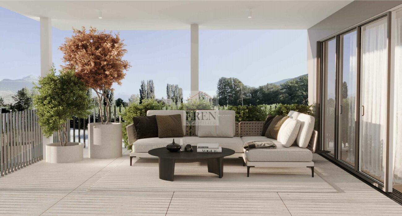 Magnifique Attique 2,5 pièces avec grande terrasse de 74 m2 et vue