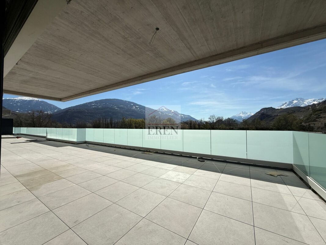 Spacieux attique 4,5 pièces avec terrasse panoramique de 63 m2