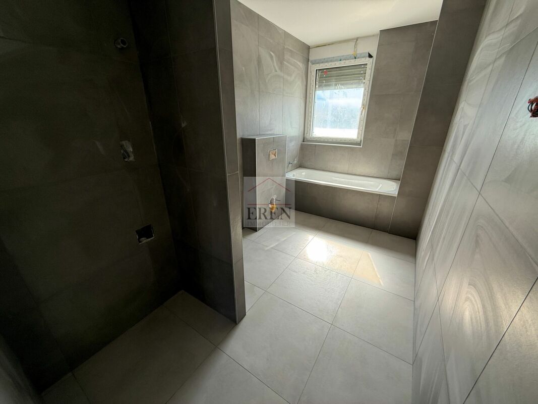 Spacieux attique 4,5 pièces avec terrasse panoramique de 63 m2