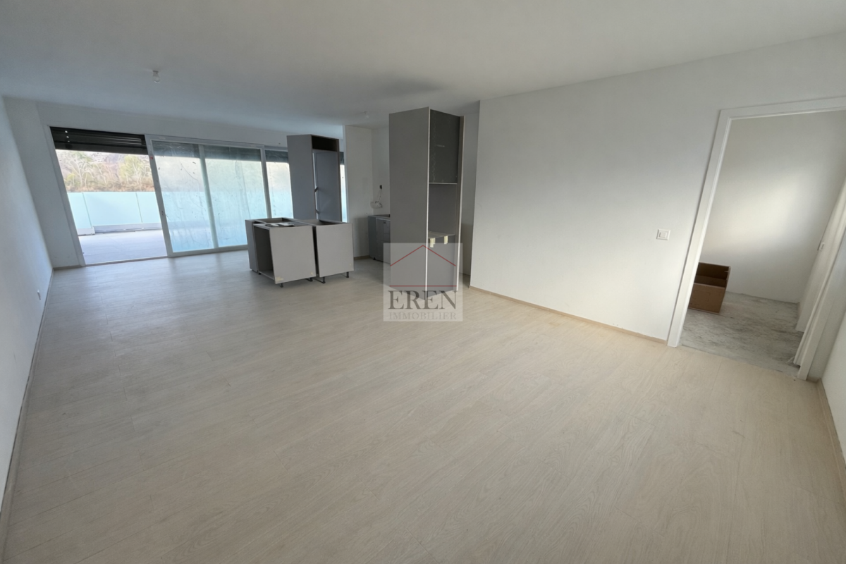 Spacieux attique 4,5 pièces avec terrasse panoramique de 63 m2