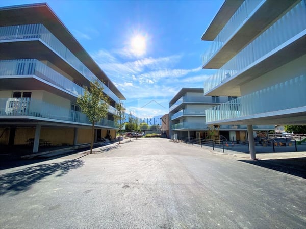 Spacieux attique 2,5p de 90m2 et grande terrasse de 29 m2 au centre de Fully 11