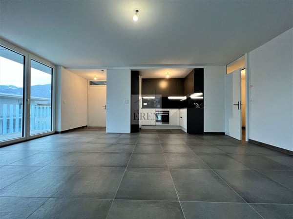 Spacieux attique 2,5p de 90m2 et grande terrasse de 29 m2 au centre de Fully 2