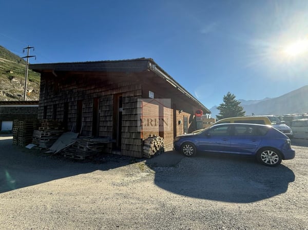 Halle industrielle + annexe à vendre à Saint-Léonard 1
