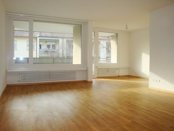 Top modernes Wohnen Nähe Neuweilerplatz 2