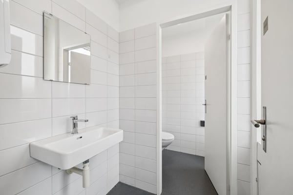 Grosse, helle Praxisräumlichkeiten an frequentierter Lage in Allschwil 11