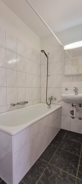 Helle 1.5-Zimmer-Wohnung mit Balkon in ruhigem Quartier in Adliswil 8