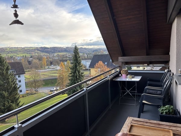 Grosse Maisonette-Wohnung mit 2 Balkonen 8