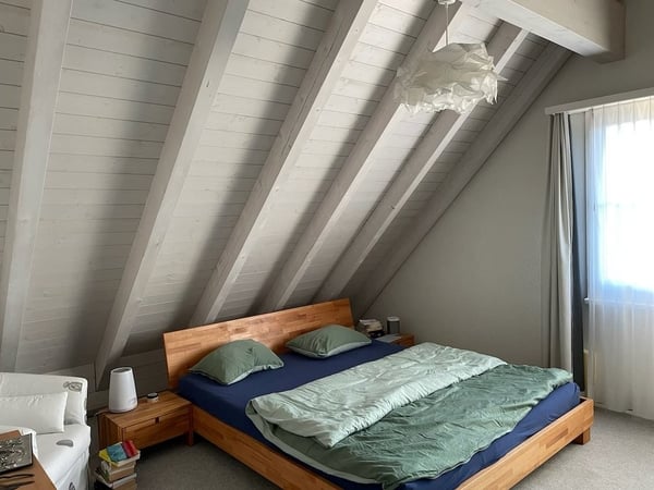 Charmante 3.5-Zimmer-Dachwohnung mit Cheminée in Bonstetten 7