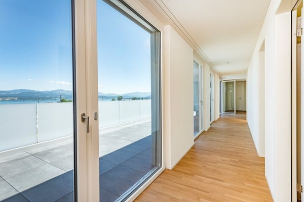 Moderne und grosszügige 4.5 Attika-Wohnung mit Seesicht! 10
