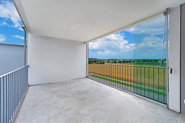 mit Geschirrspüler, 2 Badezimmer, gedecktem Balkon und vielem Mehr! 8