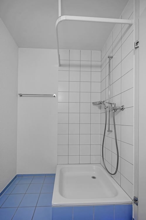 mit Geschirrspüler, 2 Badezimmer, gedecktem Balkon und vielem Mehr! 6