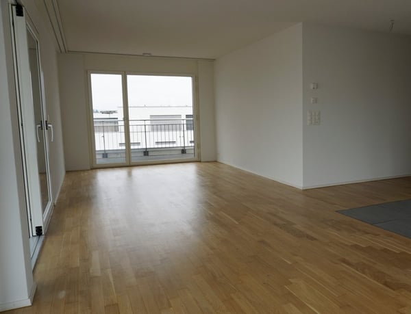 Moderne 3.5-Zimmer-Attikawohnung zu vermieten! 4