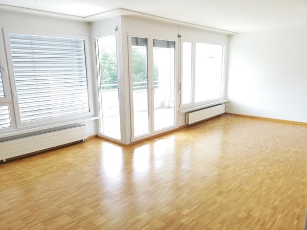 3.5 Zimmerwohnung an ruhiger Wohnlage in der Nähe der Forchbahn 4