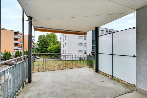 Mit Lift, Geschirrspüler, gedecktem Balkon und vielem Mehr! 11