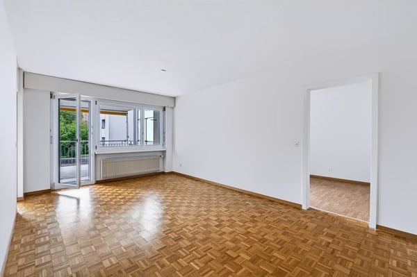 Mit Lift, Geschirrspüler, gedecktem Balkon und vielem Mehr! 1