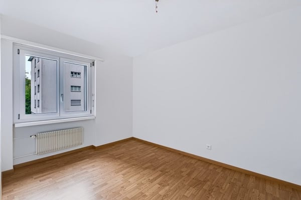 Mit Lift, Geschirrspüler, gedecktem Balkon und vielem Mehr! 3