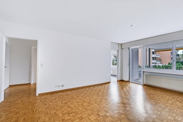 Mit Lift, Geschirrspüler, gedecktem Balkon und vielem Mehr! 2