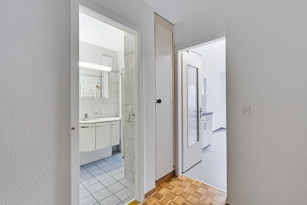 Mit Lift, Geschirrspüler, gedecktem Balkon und vielem Mehr! 8