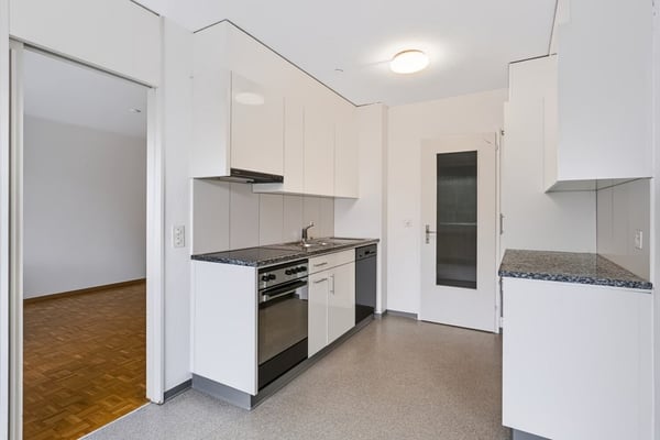 Mit Lift, Geschirrspüler, gedecktem Balkon und vielem Mehr! 7