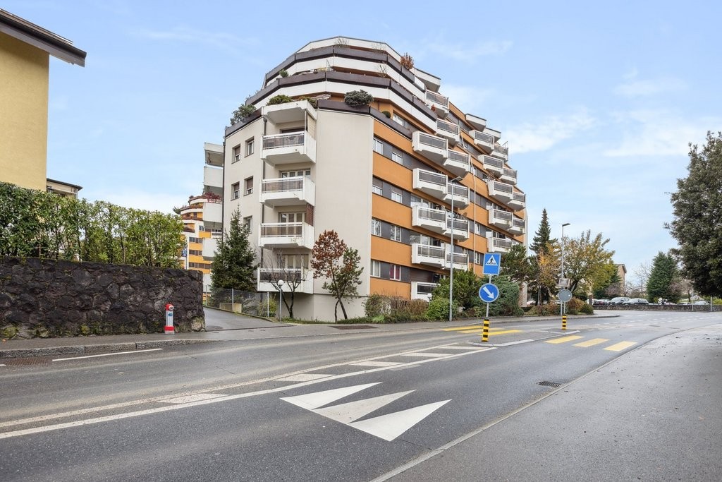 Bild Immeuble dans quartier tranquille