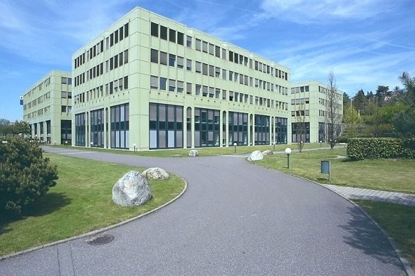 Place de parc intérieure à louer 1