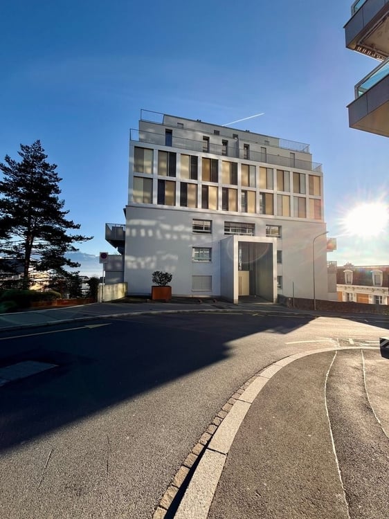 A louer place de parc intérieure 18