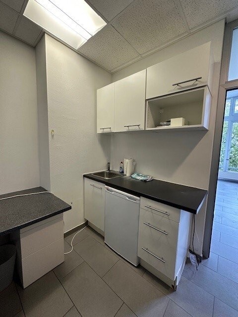 Belle et lumineuse arcade à louer 4