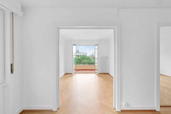 Dans un immeuble idéalement situé, proche de toutes commodités. 6