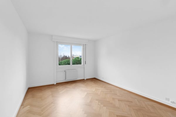 Dans un immeuble idéalement situé, proche de toutes commodités. 5