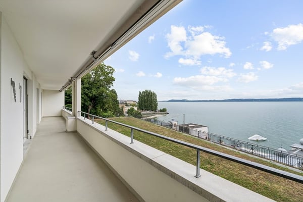 Spacieux appartement de 4 pièces avec vue exceptionnelle sur le lac 2