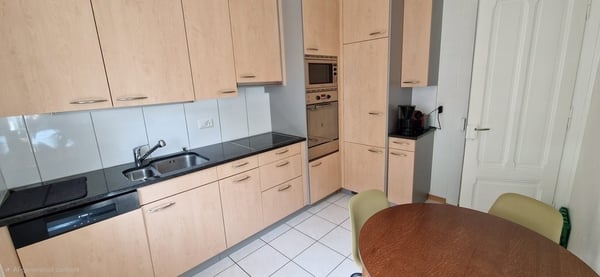 Joli appartement à proximité des commerces et des transports publics 5
