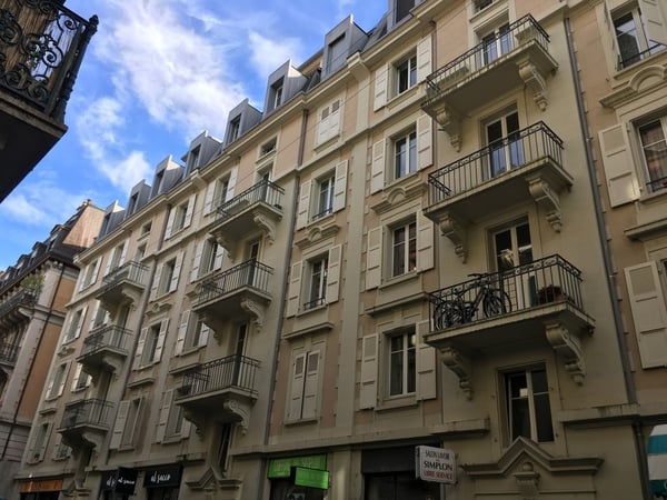 Appartement rénové sous-gare 10