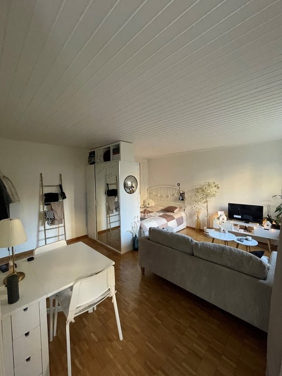 Charmant studio avec balcon dans un quartier calme 1