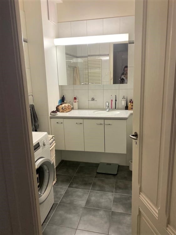 Joli appartement à proximité des commerces et des transports publics 9