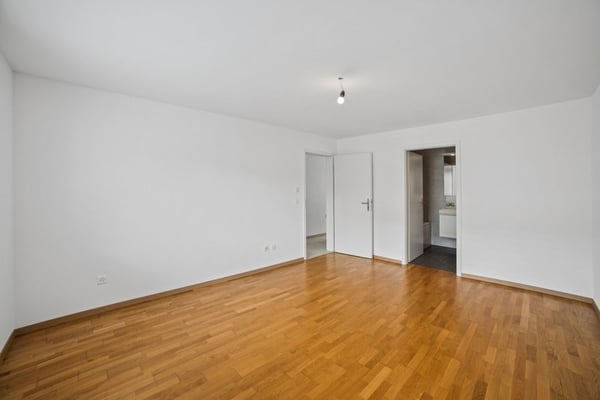 SPACIEUX APPARTEMENT SITUE AU COEUR DE FRIBOURG 6