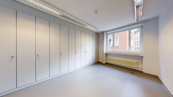 Grosszügige Büroräumlichkeiten an TOP-Lage 8