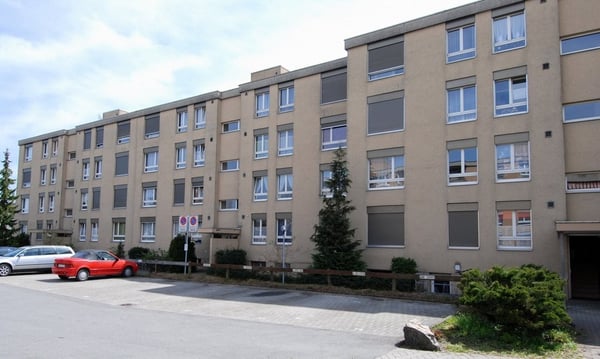 Einstellhallenplatz zu vermieten 3