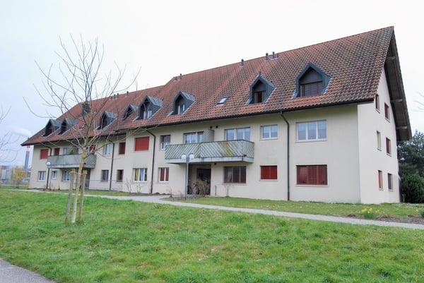 Einstellhallenplatz nähe Sportzentrum Z…