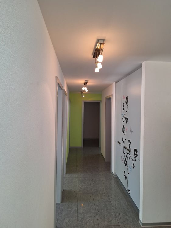 Grosszügige 5.5-Zimmer-Wohnung mit 2 Balkonen & 4 Schlafzimmern in Glis 11