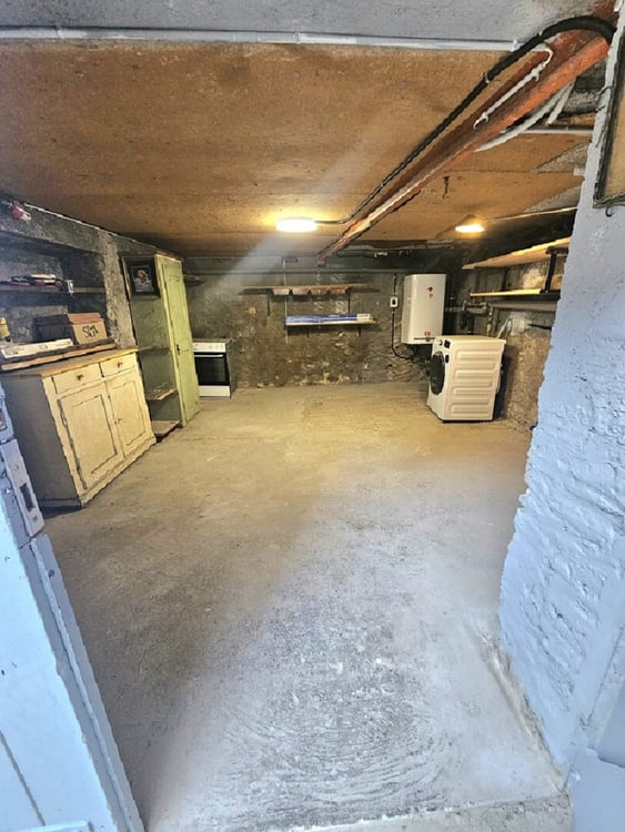 Charmant appartement 2.5 pièces rénové à Sierre 5